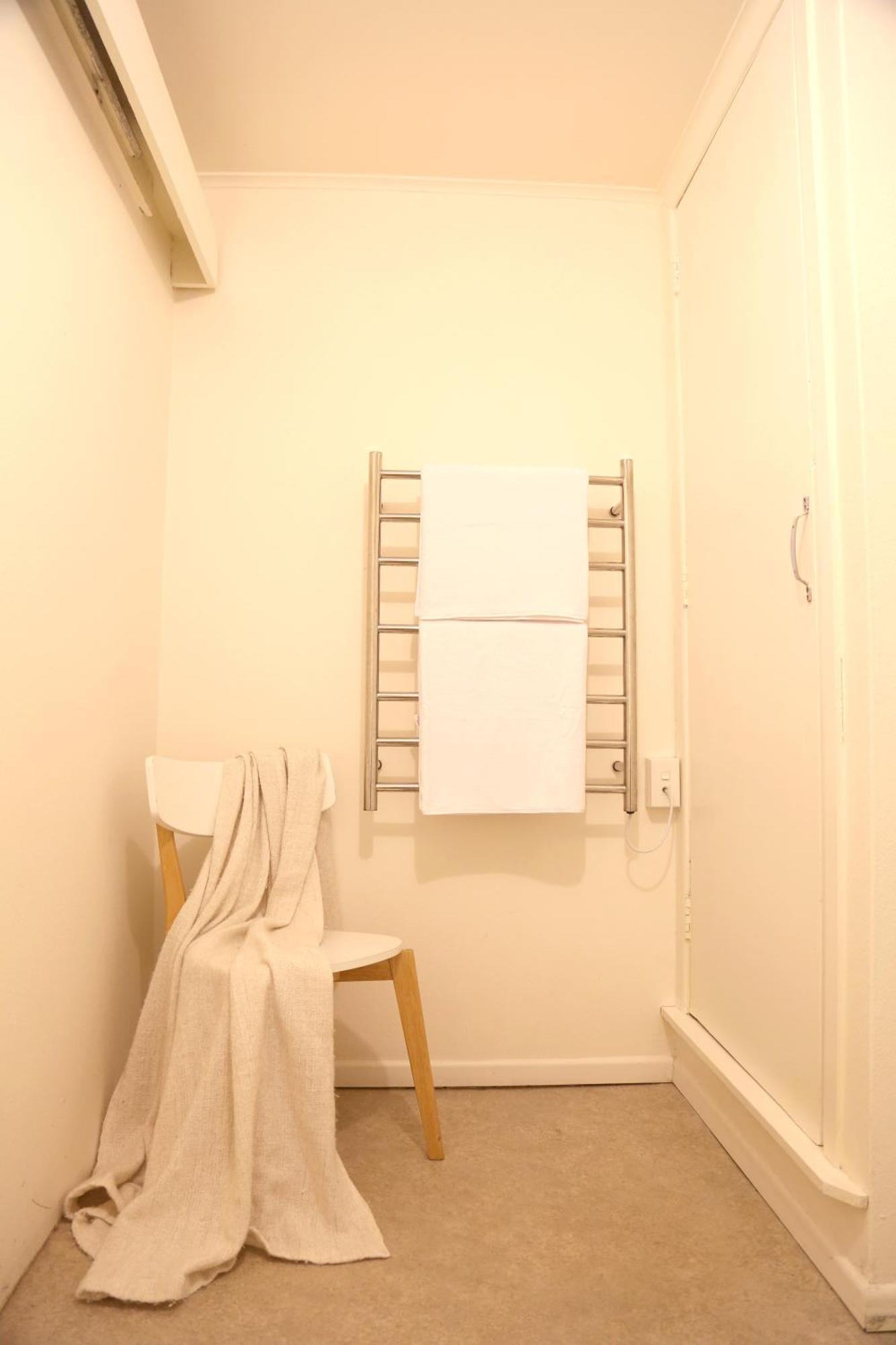 Skyline Haven - Entire Apartment - Free Parking, Espresso, Netflix - 15M To Cbd, Stadium, Ferry ウェリントン エクステリア 写真